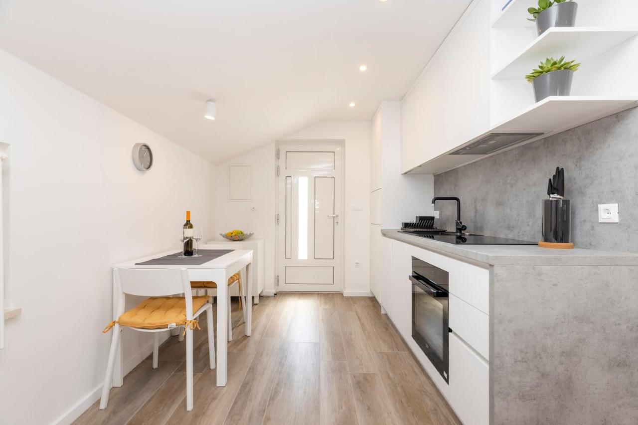 Easy Apartment *