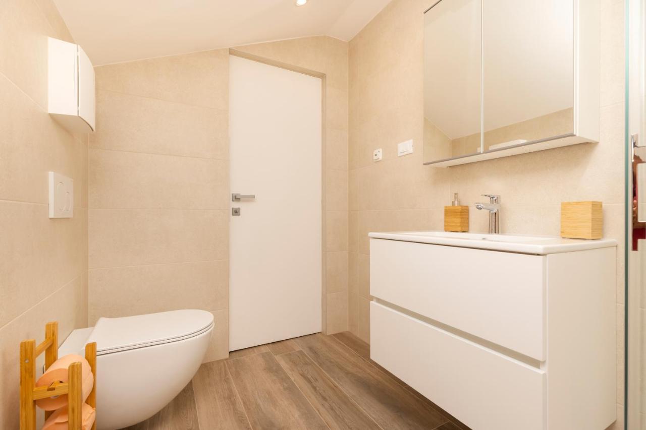 Easy Apartment *