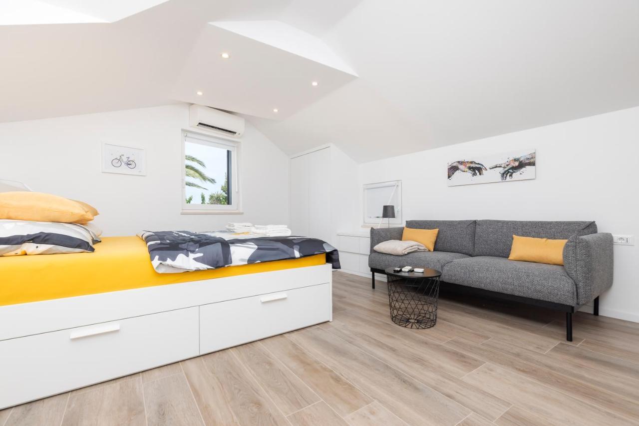 Easy Apartment